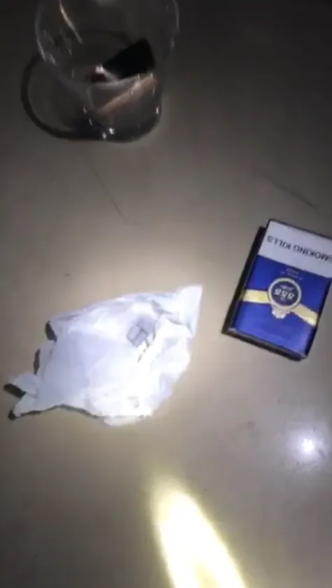  Vũ nữ múa khiêu dâm phục vụ dân chơi phê ma túy ở quán bar  ảnh 3