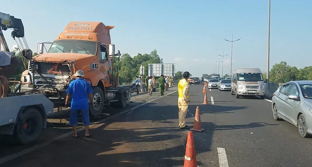  Va chạm liên hoàn trên cao tốc TPHCM - Trung Lương, 1 người tử vong ảnh 4