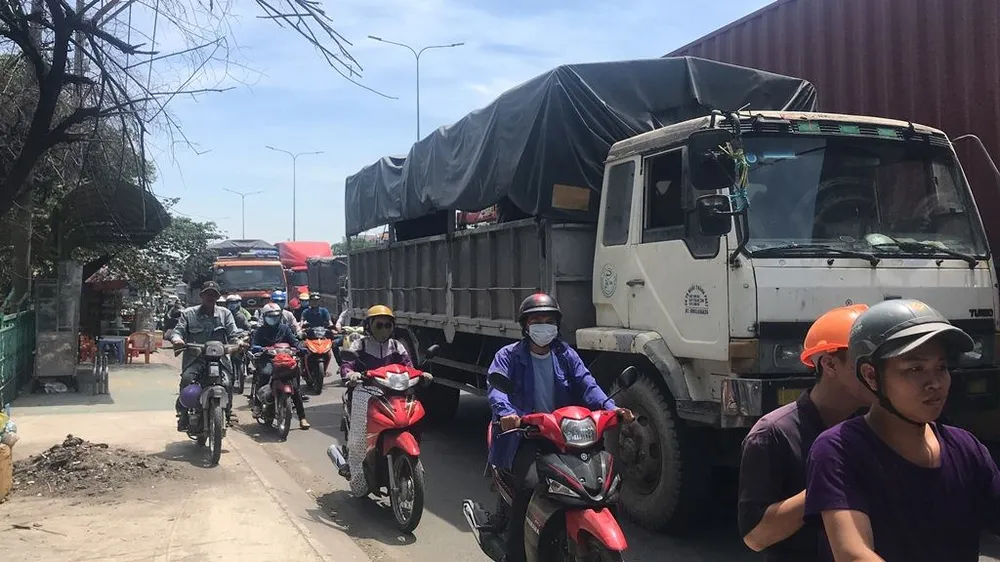  Va chạm liên hoàn, 2 người nhập viện ảnh 4