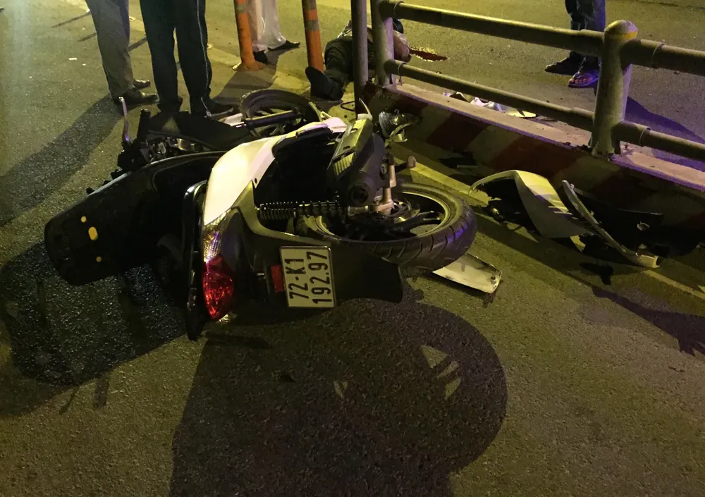  Liên tiếp xảy ra tai nạn chết người trên đường dẫn cao tốc ảnh 1