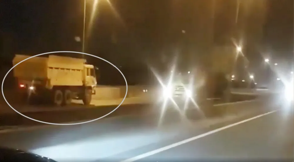 Xe ben chạy ngược chiều trên cao tốc TPHCM - Long Thành - Dầu Giây ảnh 1