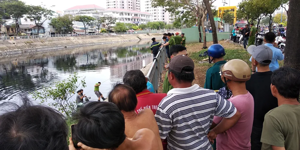 Câu cá ở kênh Tàu Hủ, 1 người tử vong ảnh 2
