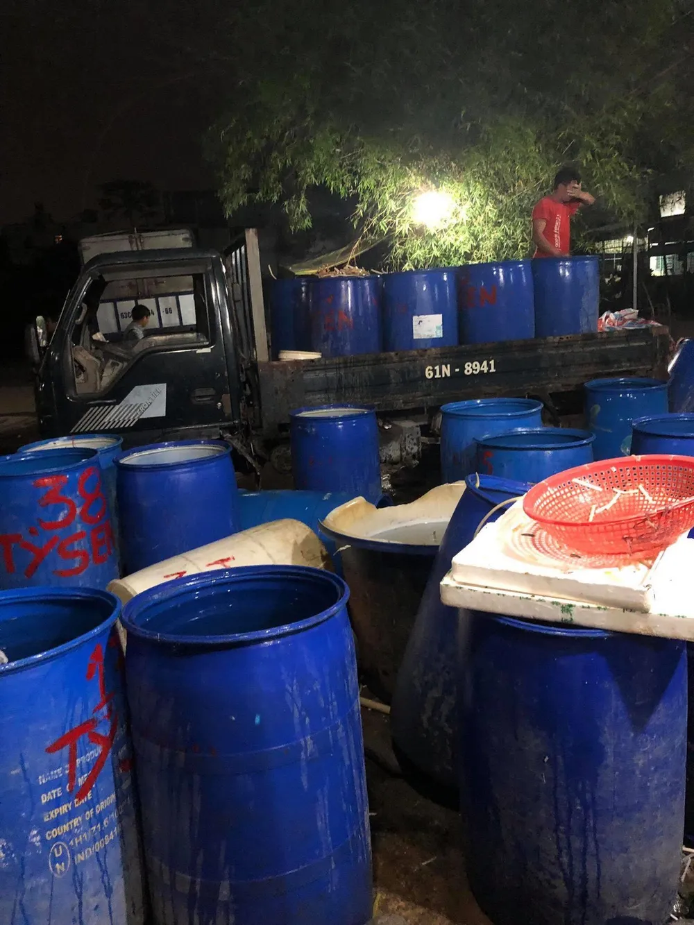 Phát hiện 2,5 tấn ngó sen, bắp chuối ngâm hóa chất tẩy trắng ảnh 2