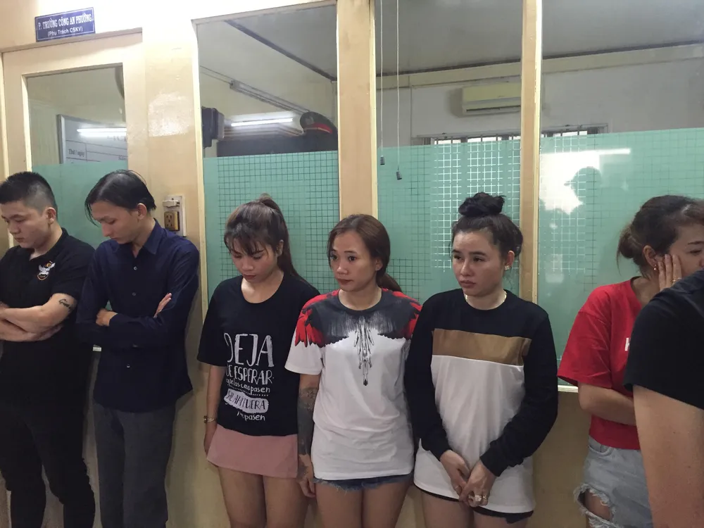  Kiểm tra quán bar Oxy Beer Club, hàng chục “dân chơi” dương tính với ma tuý ảnh 1