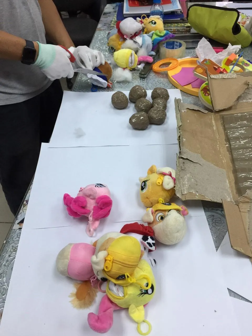 Phát hiện bưu kiện nhập khẩu có chứa hơn 7,4kg ma tuý ảnh 2