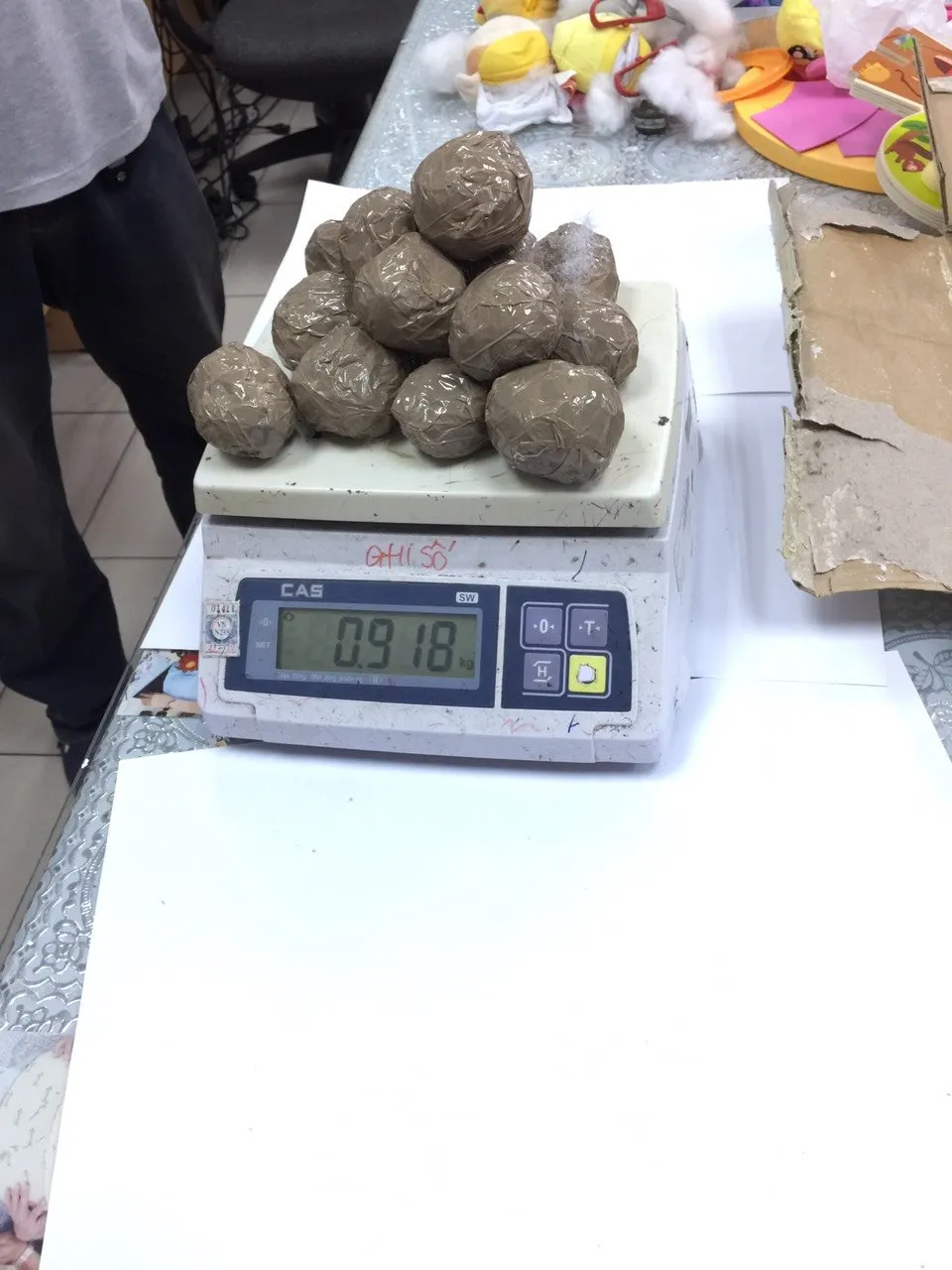 Phát hiện bưu kiện nhập khẩu có chứa hơn 7,4kg ma tuý ảnh 1