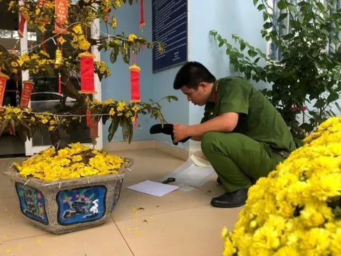 Đề nghị truy tố hai kẻ dùng súng khống chế nhân viên trạm thu phí cướp 2,2 tỷ đồng ảnh 4