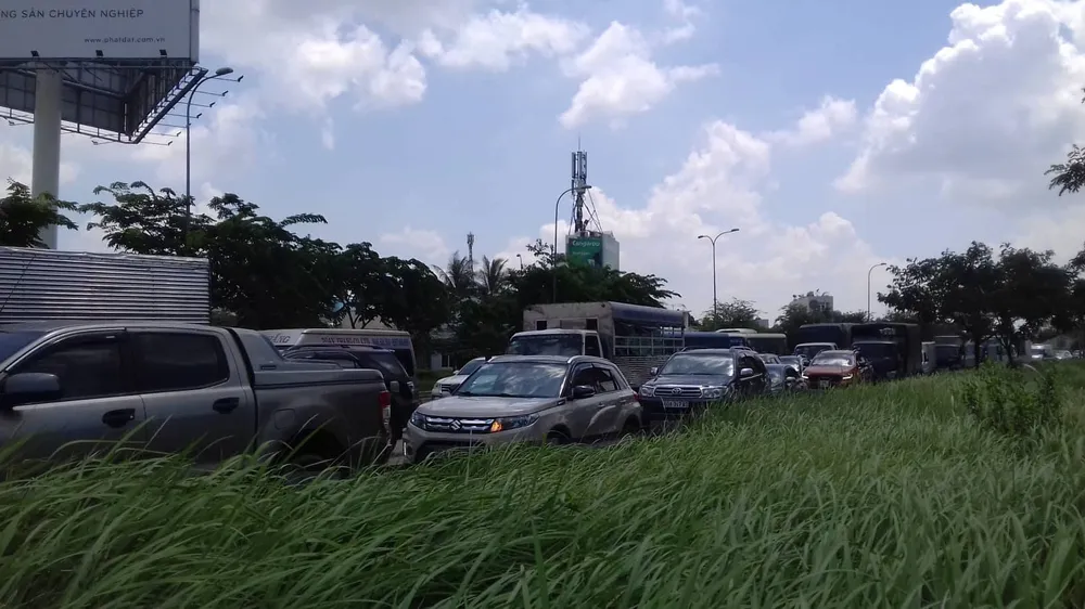  Cao tốc TPHCM - Long Thành - Dầu Giây ùn ứ nhiều giờ liền ảnh 4