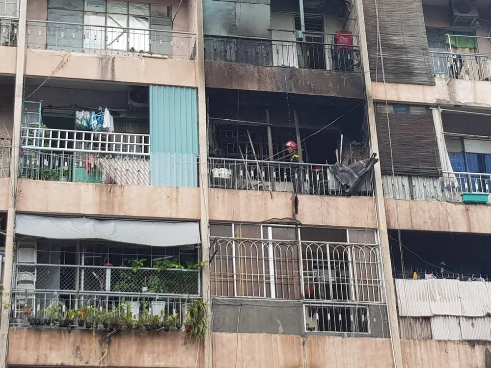  Giải cứu gần 30 người mắc kẹt trong đám cháy ký túc xá ở TPHCM ảnh 2