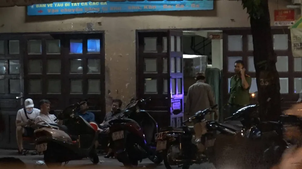 Chồng giết vợ rồi gọi điện cho mẹ vợ tới nhận xác  ảnh 2