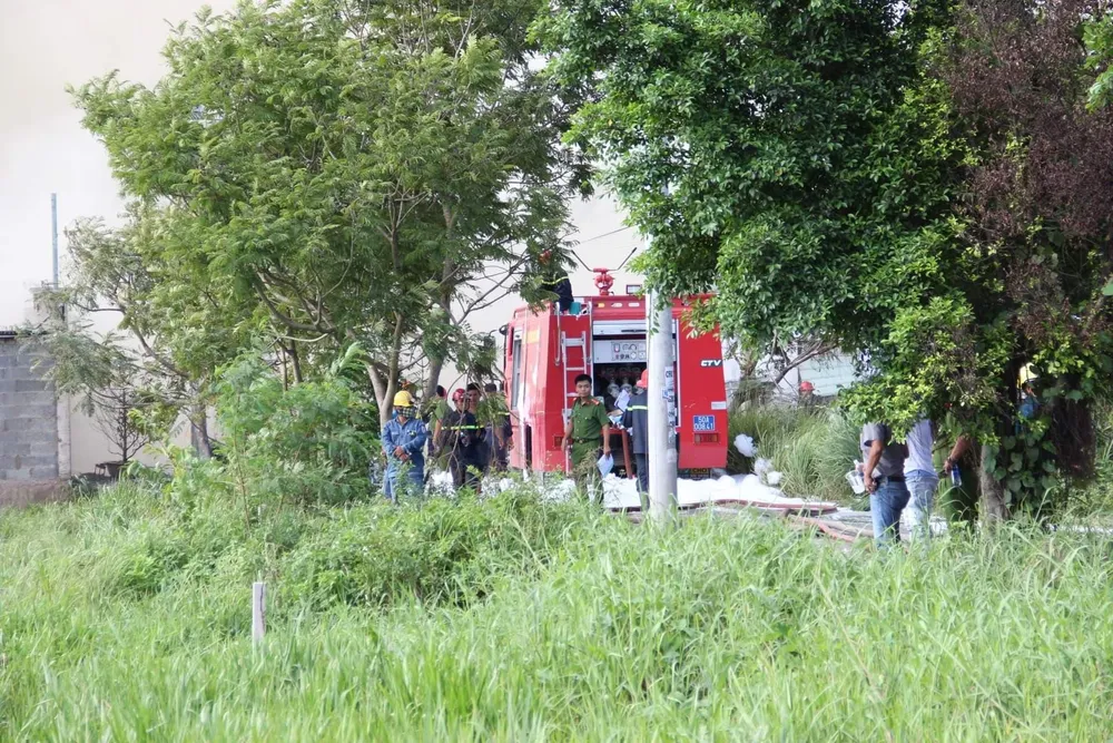  Cháy lớn ở nhà xưởng chứa nệm mút ở huyện Hóc Môn ảnh 4