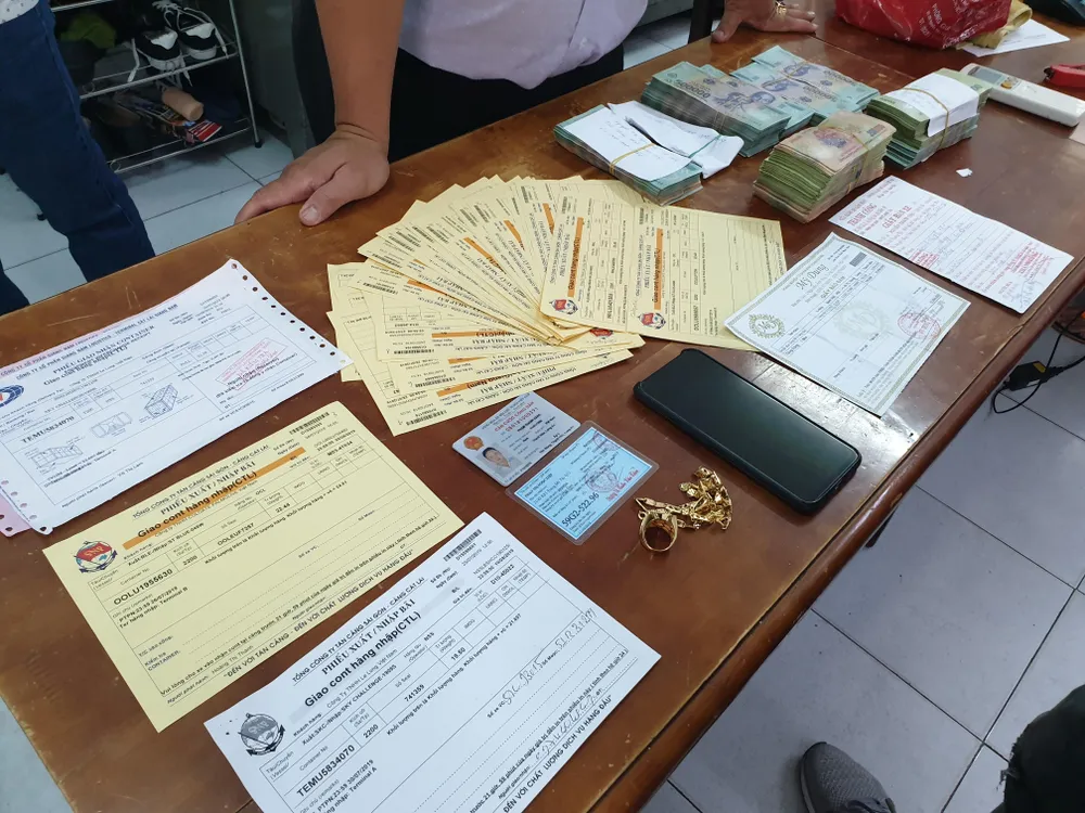 Bắt nam thanh niên trộm thùng container nguyên liệu trị giá hơn 1 tỷ đồng ảnh 3