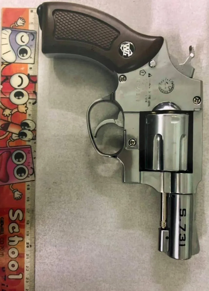 Khởi tố, bắt tạm giam thanh niên dùng súng cướp ngân hàng Bắc Á  ảnh 2