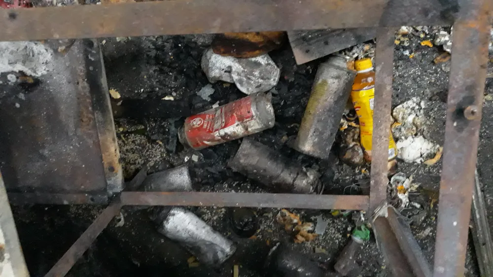  Xe máy giao gas ngã xuống đường, lửa bùng lên thiêu rụi 6 kiốt ảnh 5