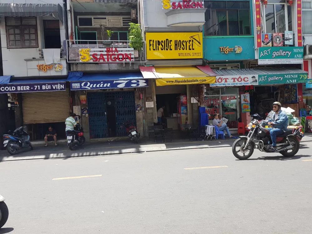 Hai nhóm thanh niên hỗn chiến ở khu phố Tây Bùi Viện ảnh 2