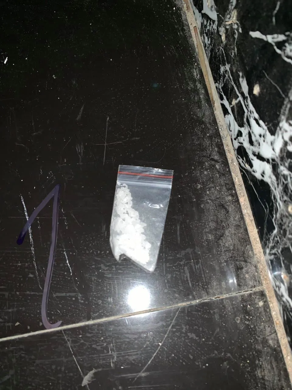 Đột kích quán bar 386, phát hiện 35 “dân chơi” dương tính chất ma túy ảnh 2