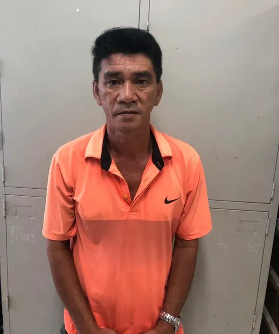  Tài xế xích lô trấn lột tiền của du khách nước ngoài ảnh 3