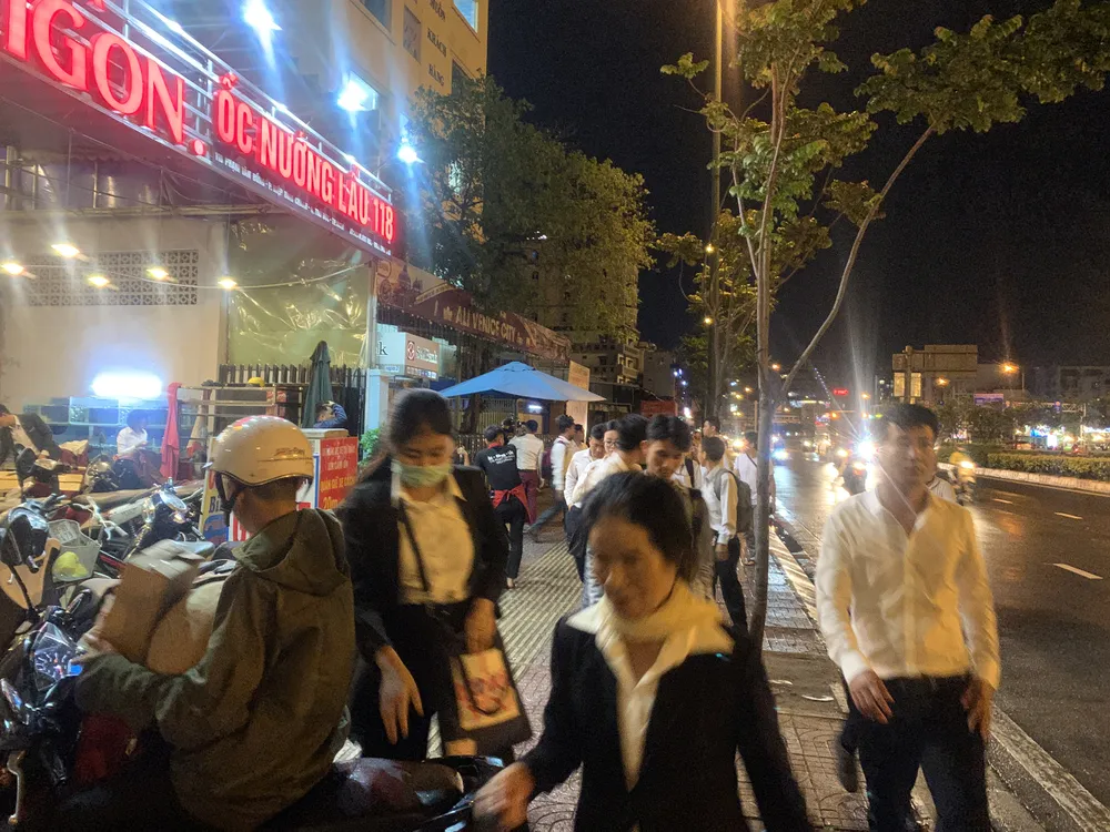 Công an xuyên đêm khám xét trụ sở Công ty Alibaba ảnh 7