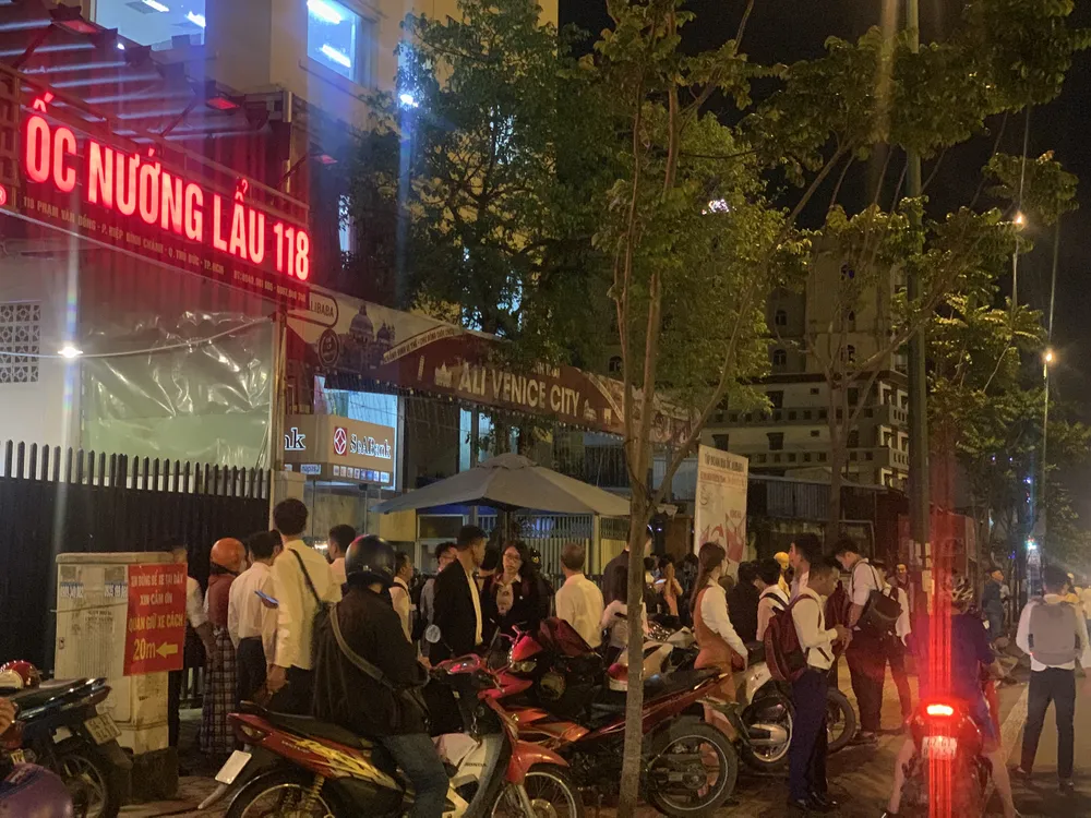 Công an xuyên đêm khám xét trụ sở Công ty Alibaba ảnh 2