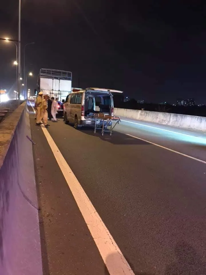 Tài xế ô tô tử vong sau va chạm với xe tải trên cao tốc TPHCM - Long Thành - Dầu Giây ảnh 2