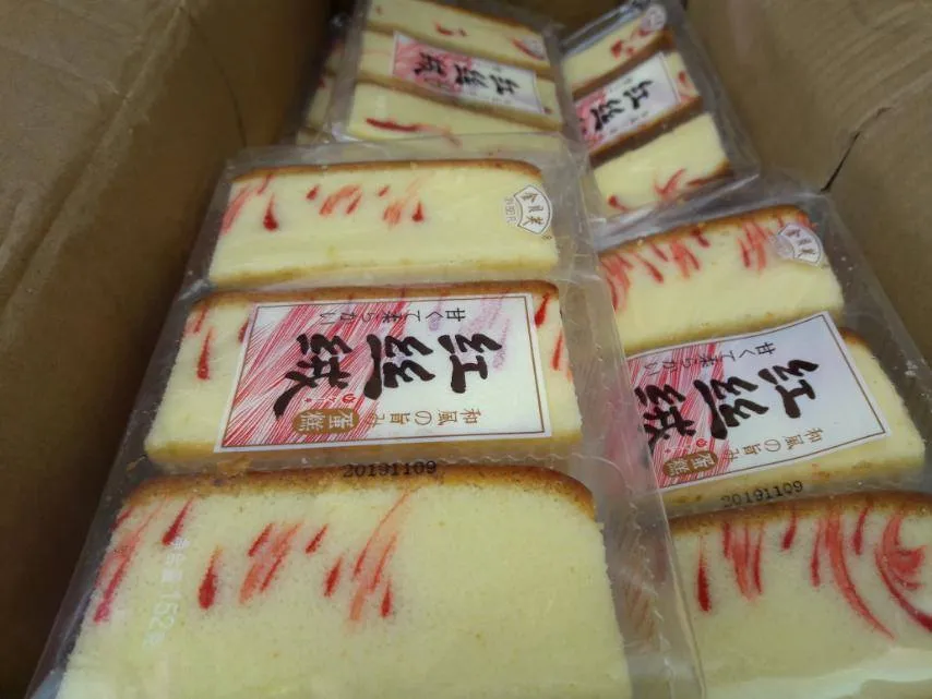 Phát hiện gần 1 tấn bánh bông lan nhập lậu trong xe tải ở TPHCM ảnh 3