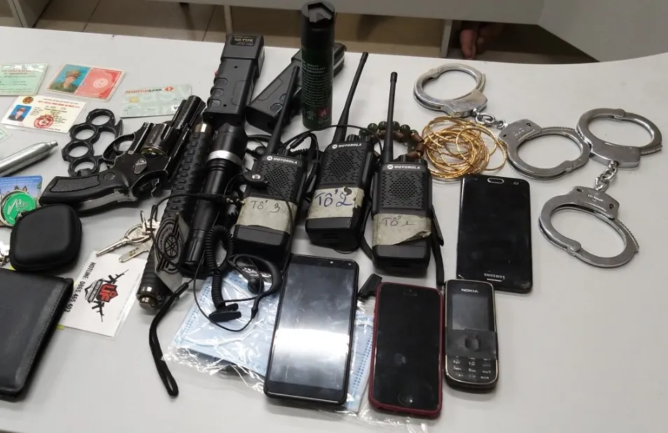 Giả cảnh sát hình sự thực hiện hàng loạt vụ cướp tài sản  ảnh 1