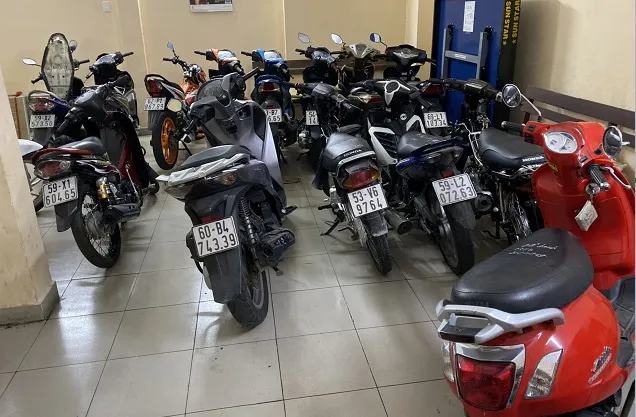 Giả cảnh sát hình sự thực hiện hàng loạt vụ cướp tài sản  ảnh 2