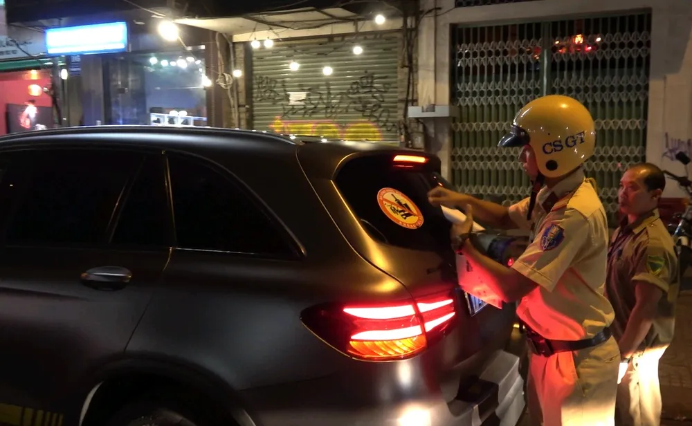  Công an quận 1 mở đợt cao điểm xử lý vi phạm nồng độ cồn, chất ma túy ảnh 1