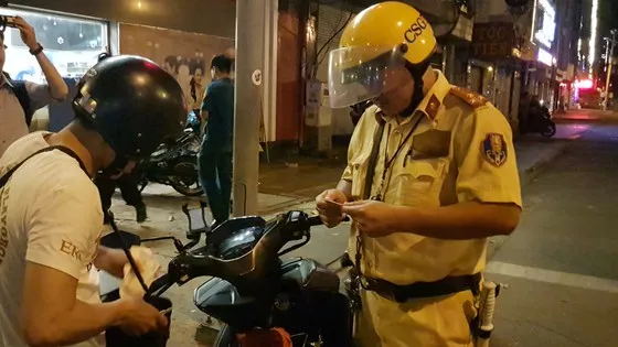  TPHCM xử phạt gần 70 trường hợp vi phạm nồng độ cồn trong 2 ngày thực hiện luật mới ảnh 1