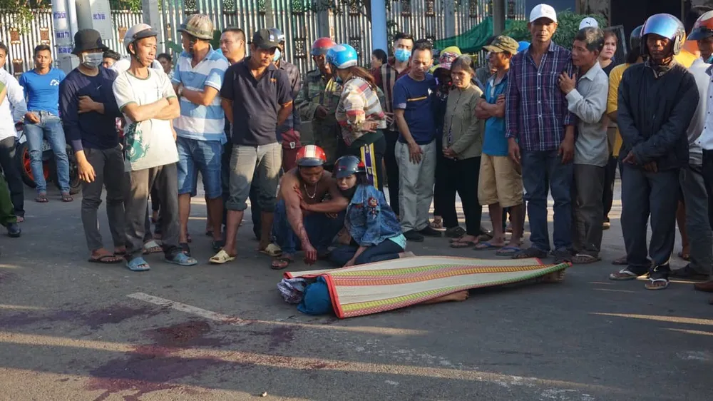 Kẻ đâm chết em trai bạn gái vì bị ngăn cản tình cảm đã ra đầu thú ảnh 2