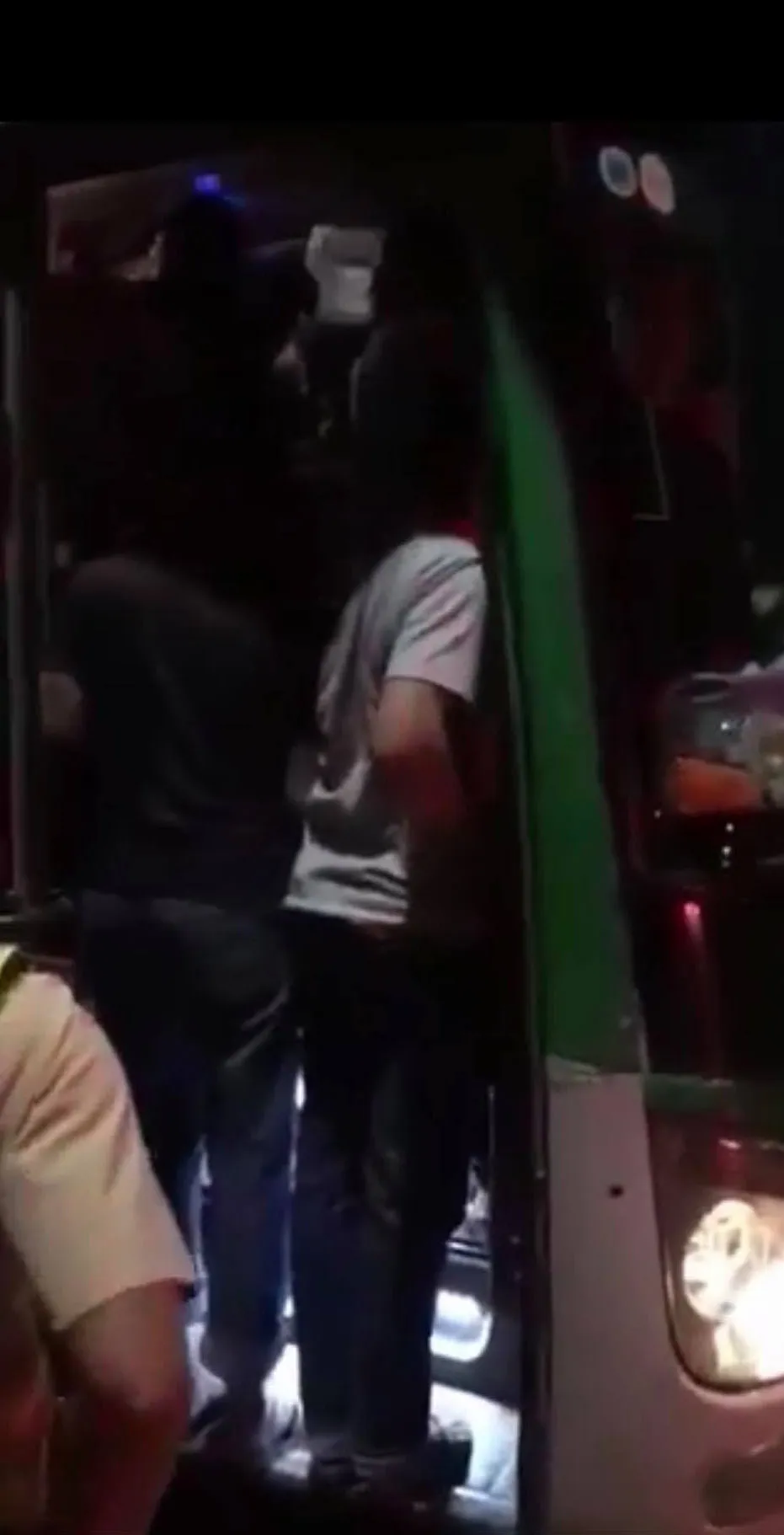 Chở số người vượt quá quy định dịp cận tết, hai xe khách bị phạt 210 triệu đồng ảnh 2