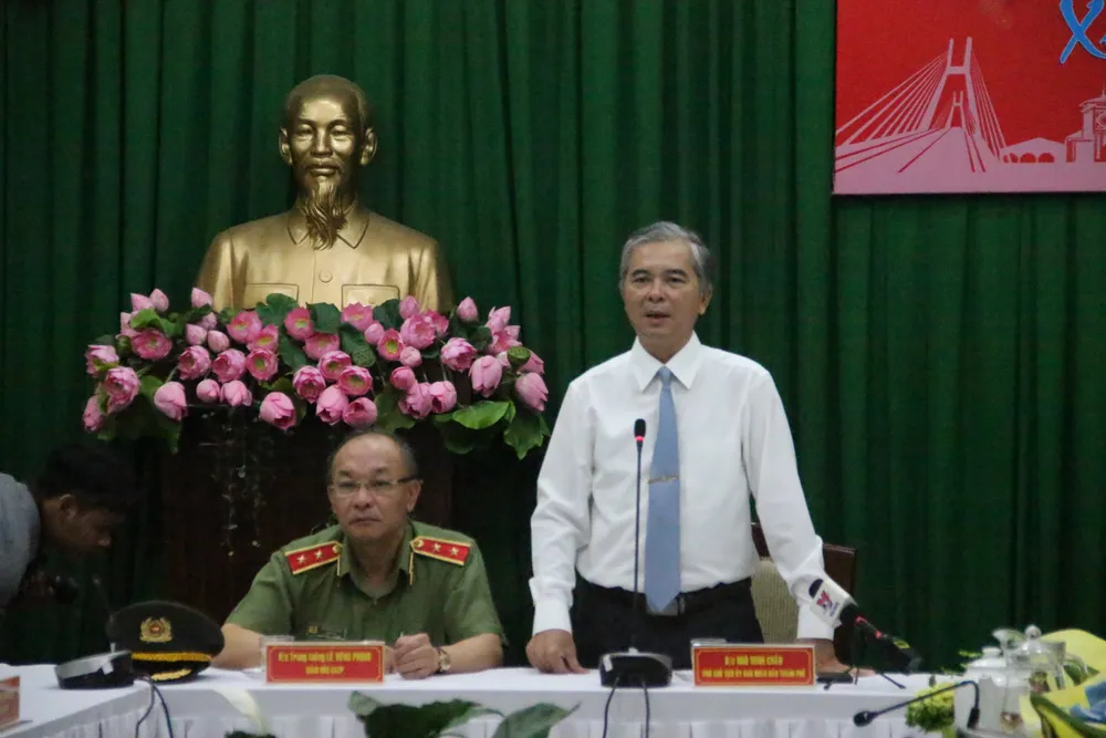 Khen thưởng các đơn vị phá nhanh vụ đốt nhà khiến 5 mẹ con tử vong  ảnh 1