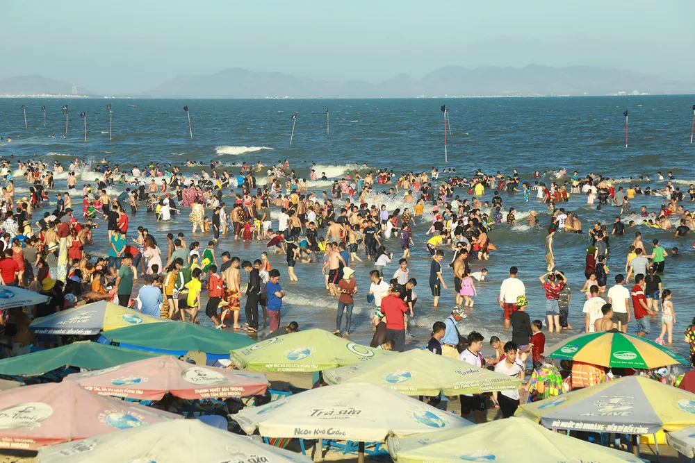 Bà Rịa - Vũng Tàu: 2 du khách tử vong khi tắm biển  ảnh 1