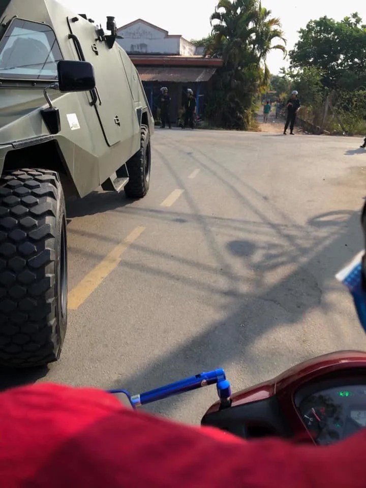 Thứ trưởng Bộ Công an tới hiện trường nơi công an vây bắt kẻ nổ súng ở Củ Chi ảnh 18