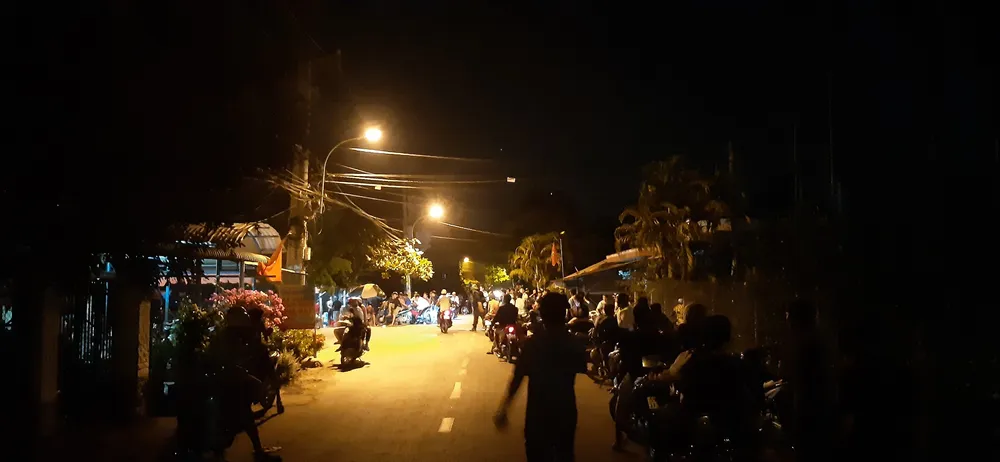 Thứ trưởng Bộ Công an tới hiện trường nơi công an vây bắt kẻ nổ súng ở Củ Chi ảnh 7