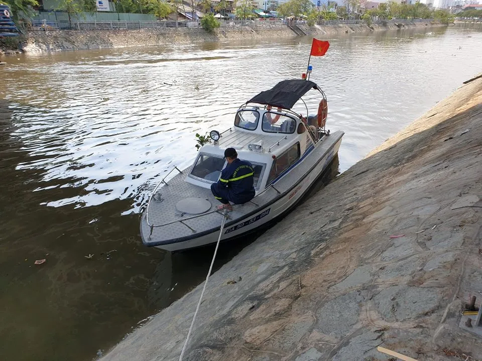 Hai vợ chồng nhảy kênh Tàu Hủ mất tích  ảnh 2