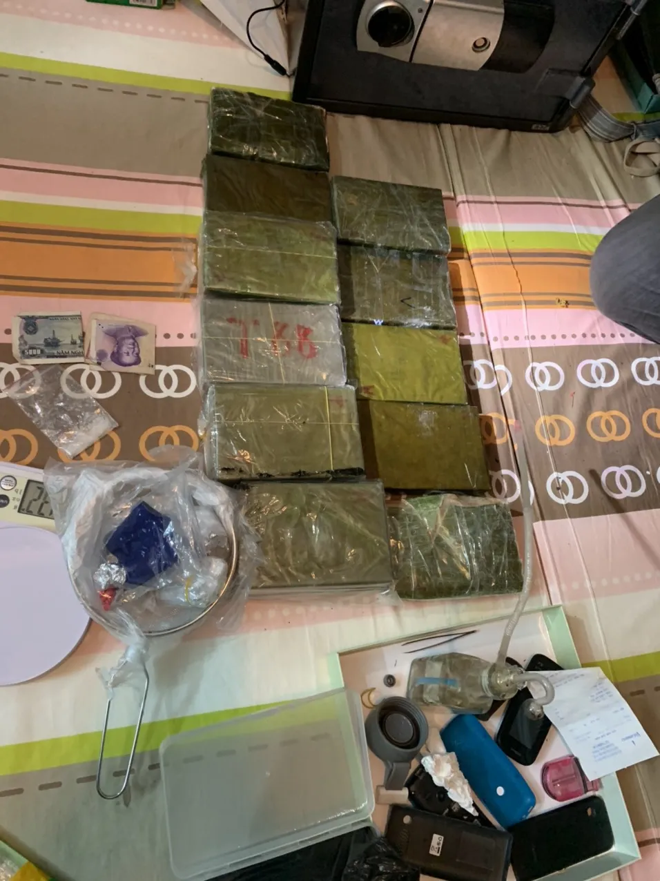 Hành trình phá đường dây ma túy thu 50 bánh heroin, 35kg ma túy đá... ảnh 4