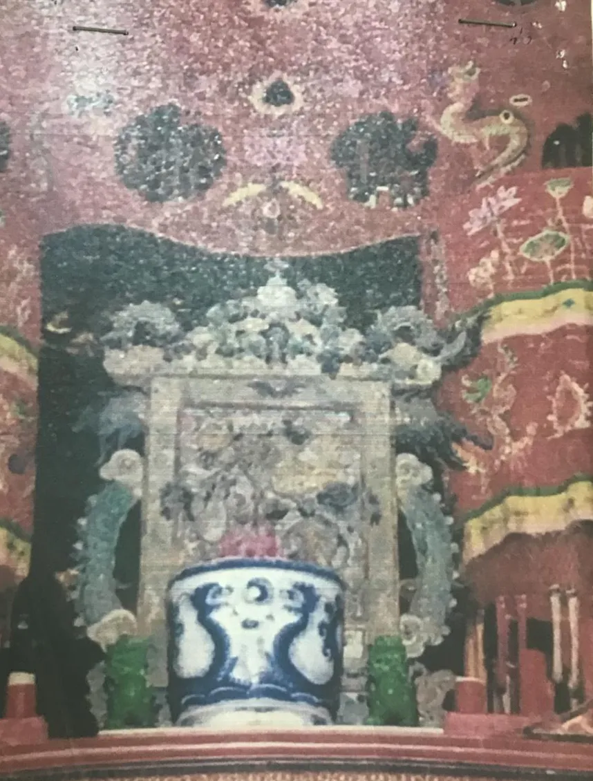 Tìm bức tranh gốm men xanh cổ tại Đình thần Linh Tây ảnh 1