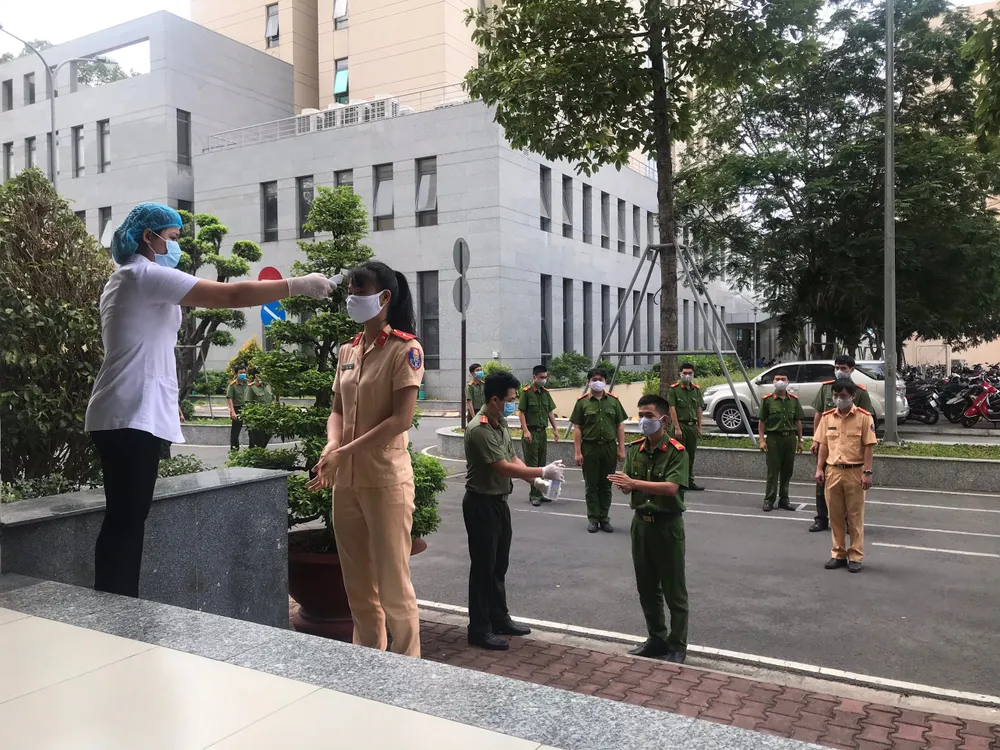 Công an TPHCM tình nguyện hiến 1.000 đơn vị máu cứu người ảnh 1