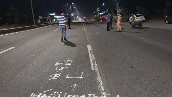 Công an khám nghiệm hiện trường