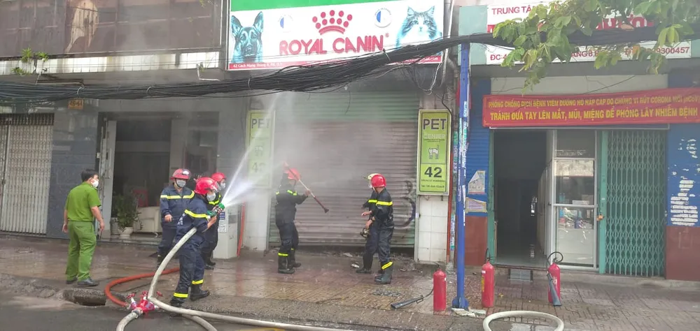 Cháy ở căn nhà trên đường Cách Mạng Tháng Tám, quận 3 ảnh 4