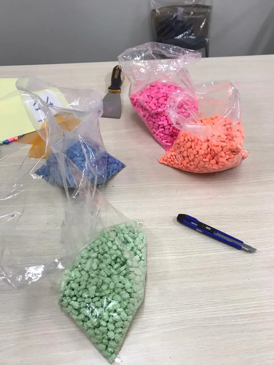 Hơn 18 kg thuốc lắc và cần sa được vận chuyển qua đường bưu điện từ châu Âu về Việt Nam ảnh 5