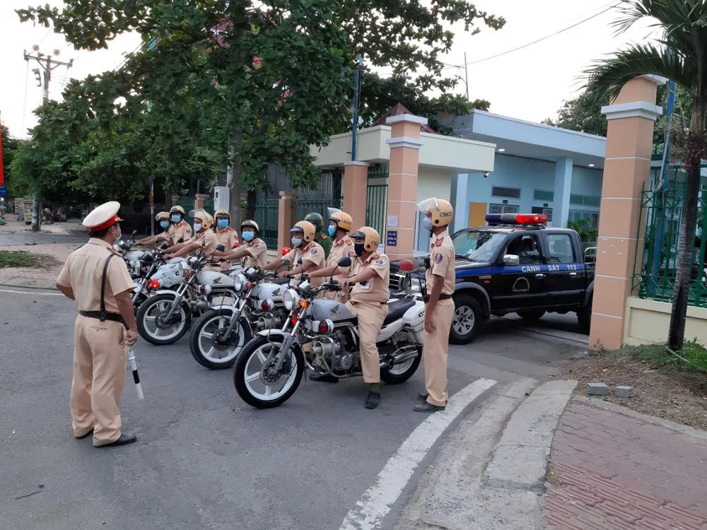 CSGT TPHCM đồng loạt ra quân tuần tra kiểm soát phương tiện  ảnh 1