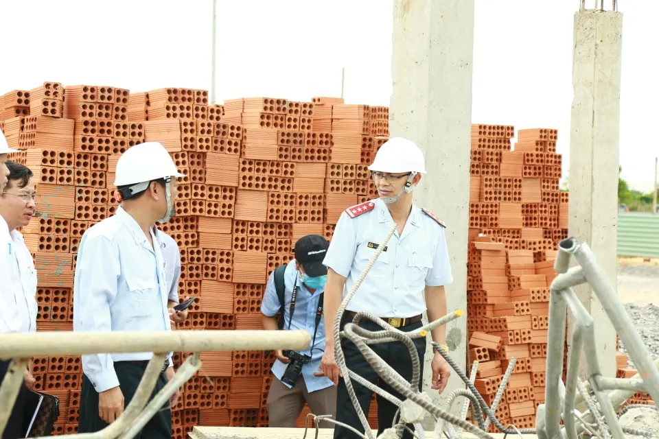 Kiến nghị tỉnh Đồng Nai rà soát các công trình xây dựng tương tự công trình sập tường 10 người chết ảnh 6