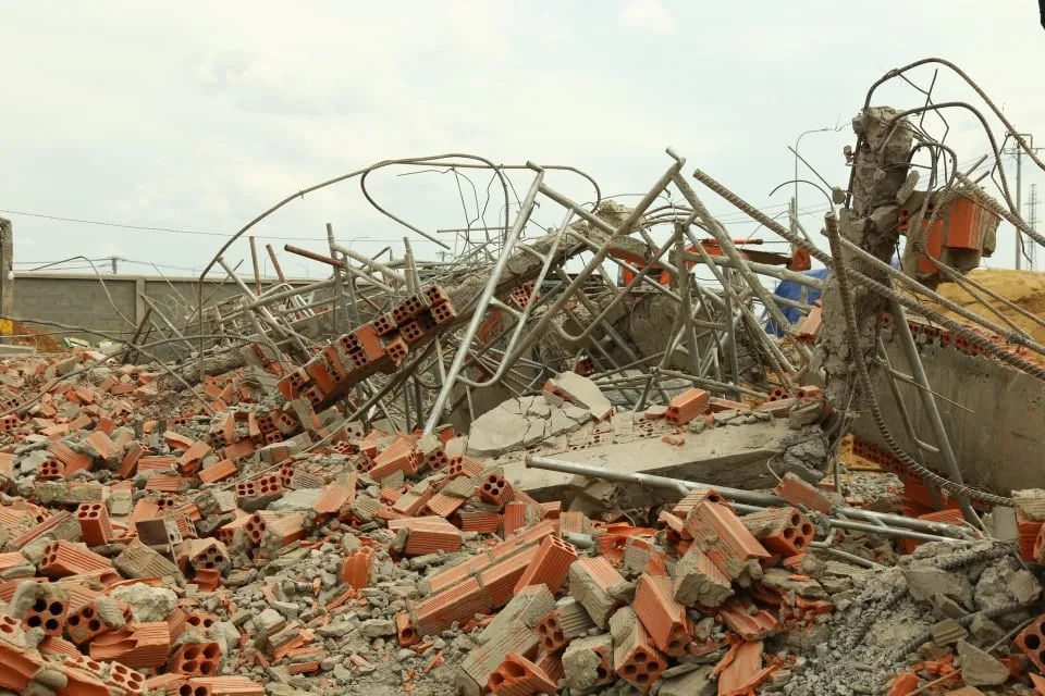 Kiến nghị tỉnh Đồng Nai rà soát các công trình xây dựng tương tự công trình sập tường 10 người chết ảnh 20