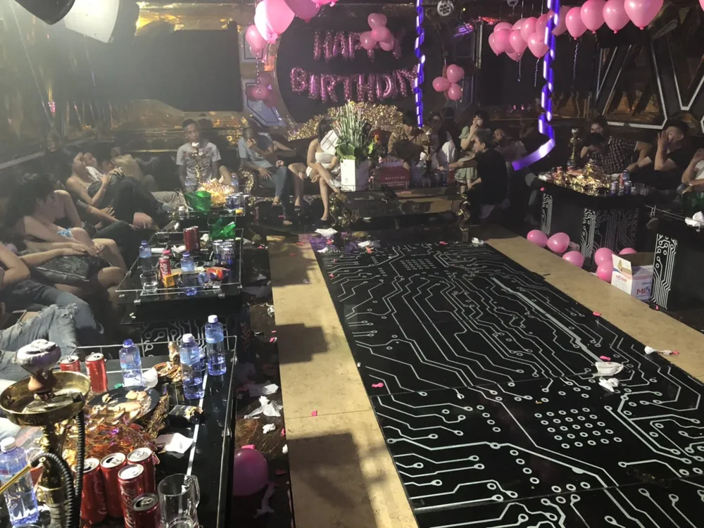 Đột kích khách sạn, quán karaoke ở quận Bình Tân, phát hiện nhiều “dân chơi” dương tính chất ma túy ảnh 6