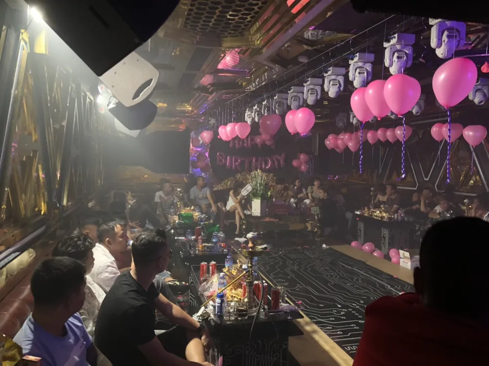Kiểm tra 2 quán karaoke ở quận Bình Tân phát hiện 87 người dương tính với chất ma tuý ảnh 3