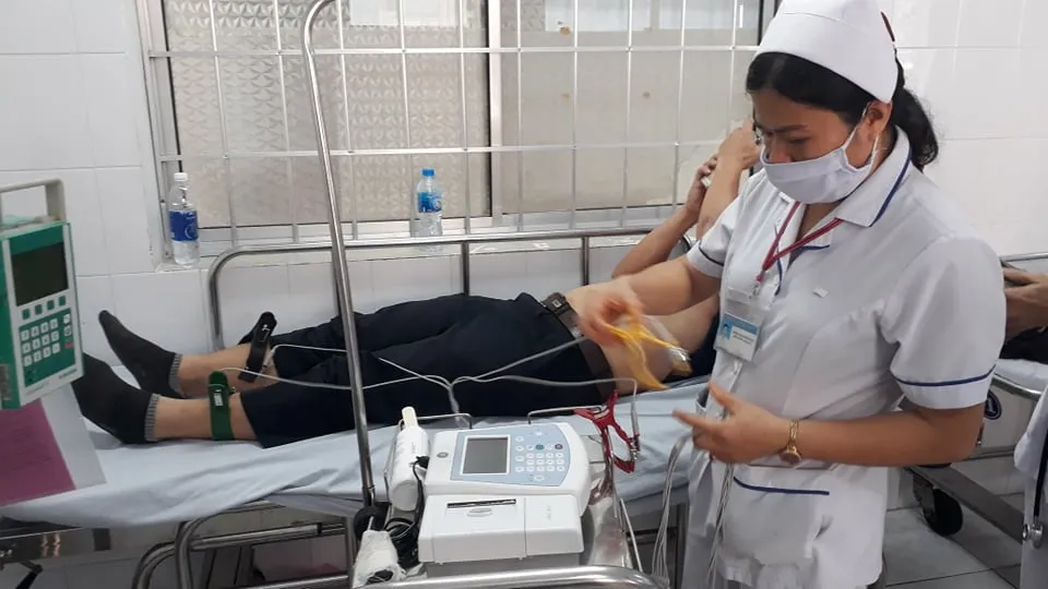 Gần 100 người nghi ngộ độc thực phẩm sau khi dự tiệc hội nghị khách hàng của công ty thuốc trừ sâu ảnh 1