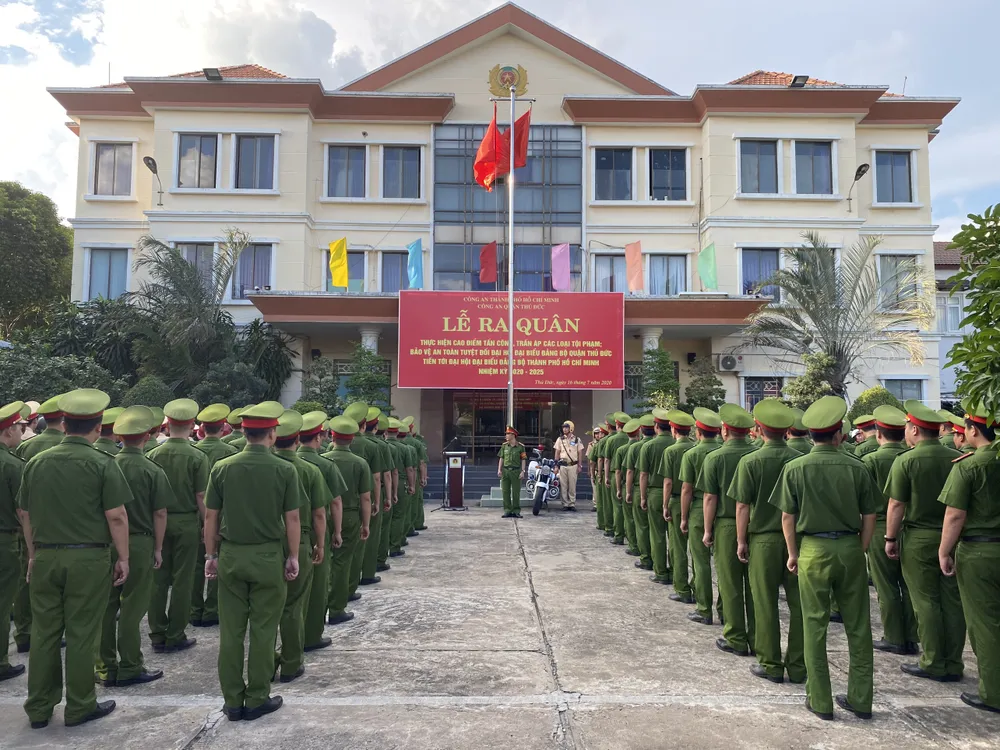 Nhiều quận ở TPHCM đồng loạt ra quân trấn áp tội phạm ảnh 8