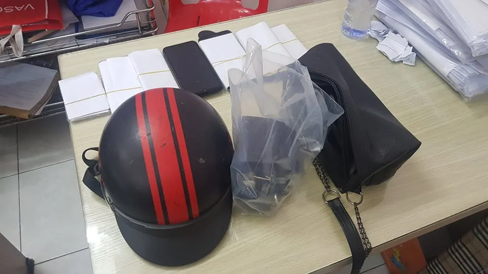 Một công an cùng bảo vệ dân phố bị tấn công ở quận Phú Nhuận ảnh 1